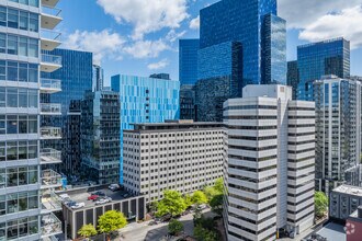 2200 6th Ave, Seattle, WA - AERIAL  map view