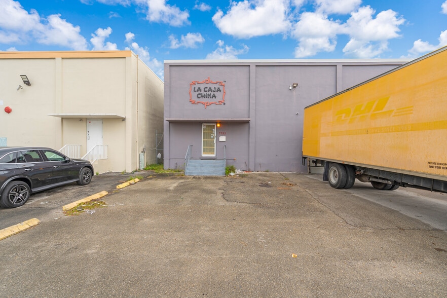 7395 W 18th Ln, Hialeah, FL for sale - Building Photo - Image 3 of 26