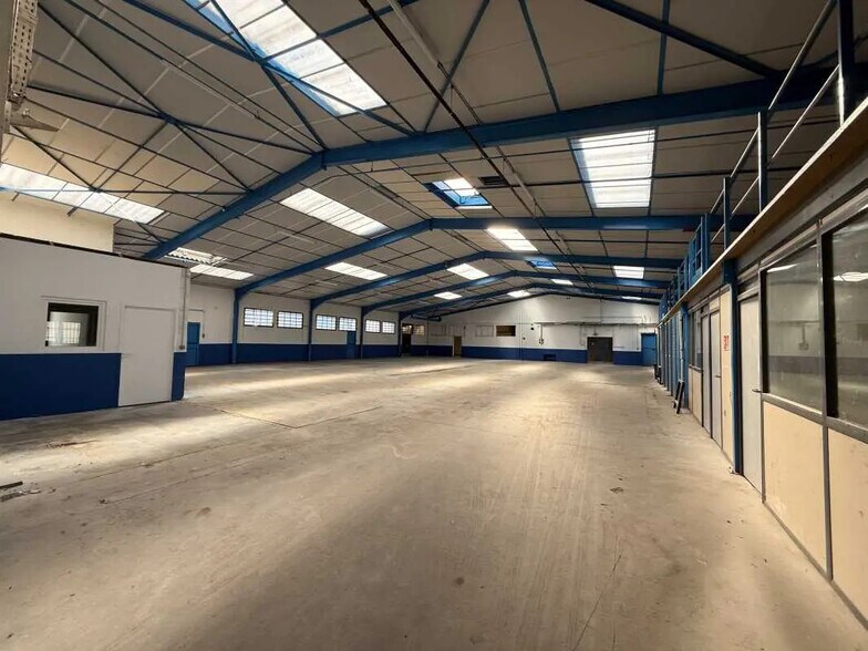 Bureau dans Vaulx-en-Velin à louer - Photo intérieure - Image 3 de 5