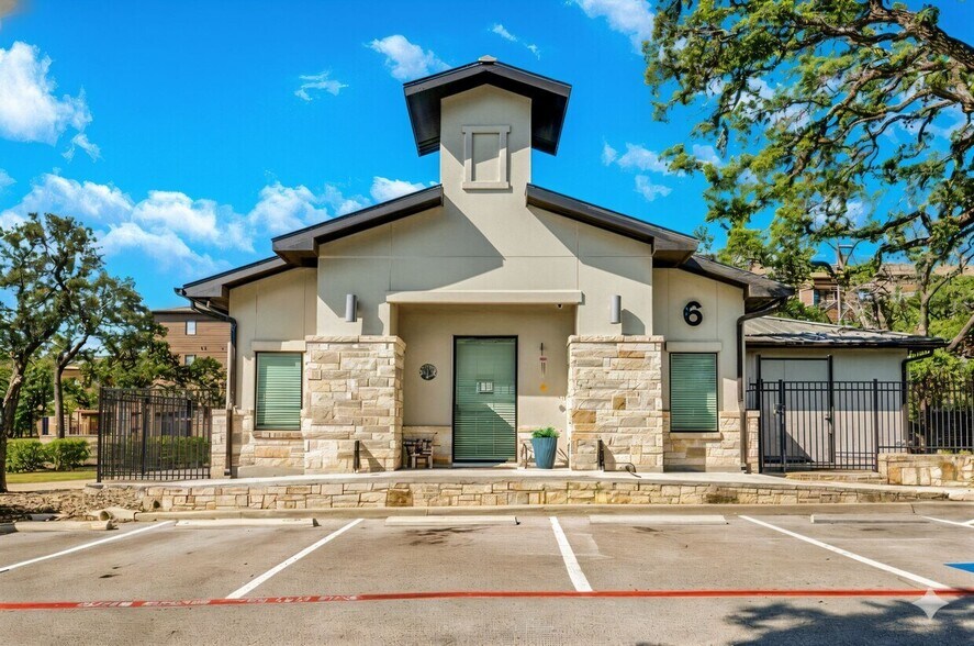27511 Interstate 10, Boerne, TX à vendre - Photo du bâtiment - Image 3 de 13