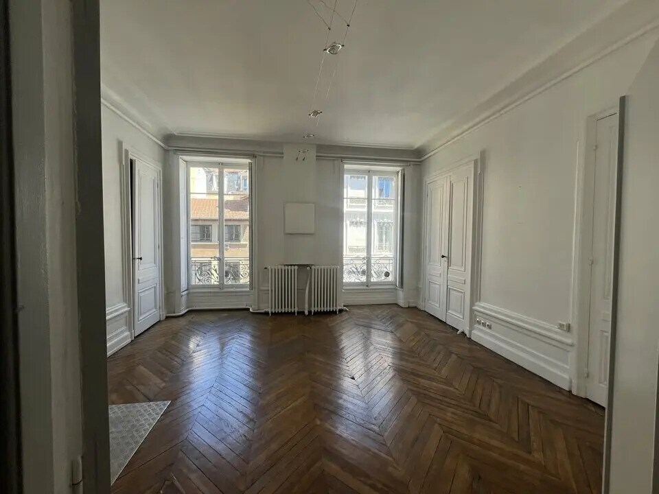Multifamily in Lyon for sale Interior Photo- Image 1 of 10