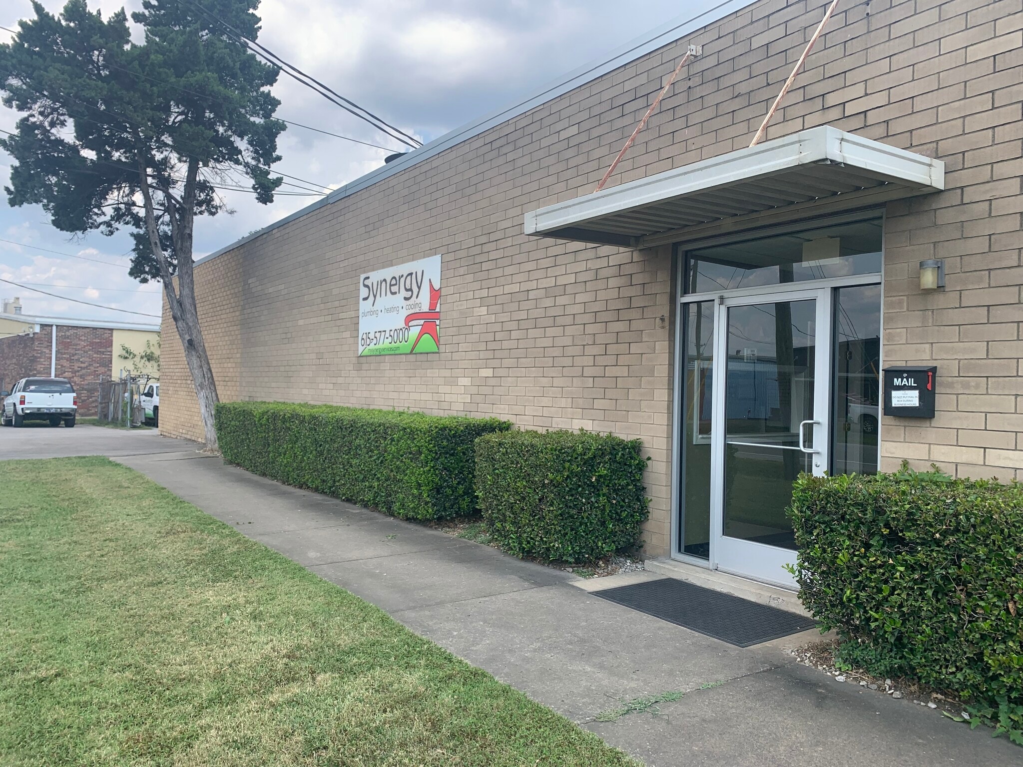 210 Omohundro Pl, Nashville, TN for lease Building Photo- Image 1 of 15