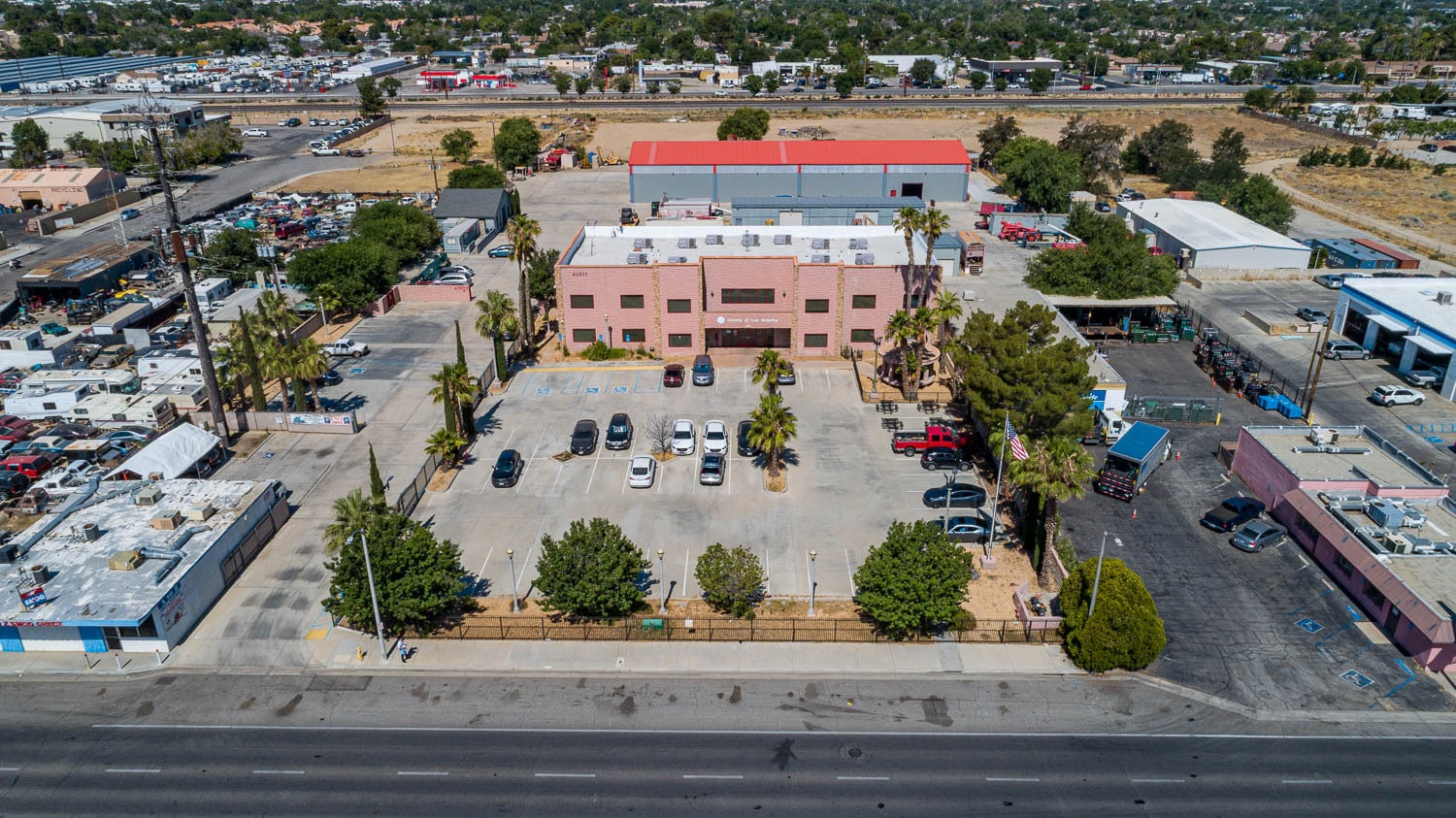 43917 Division St, Lancaster, CA for lease Primary Photo- Image 1 of 9