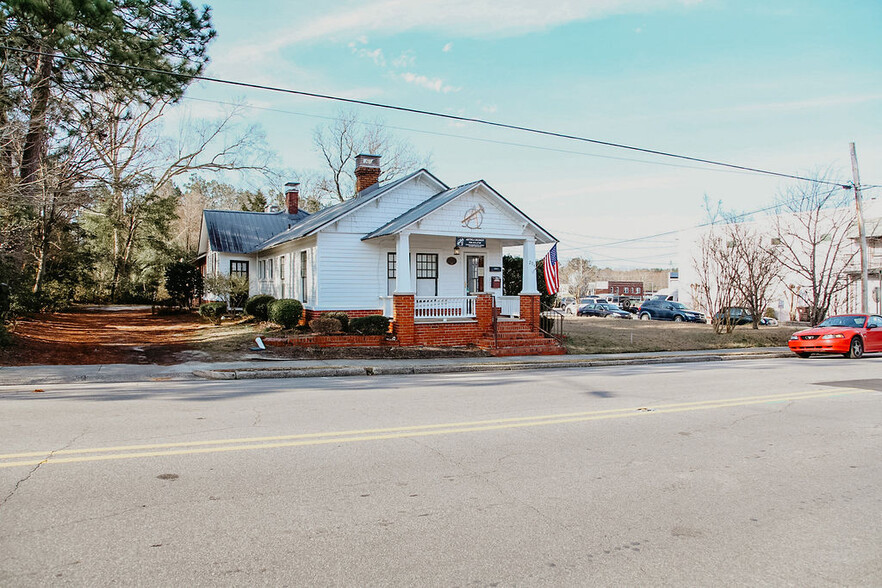 204 E Main St, Aberdeen, NC à vendre - Photo du bâtiment - Image 1 de 1