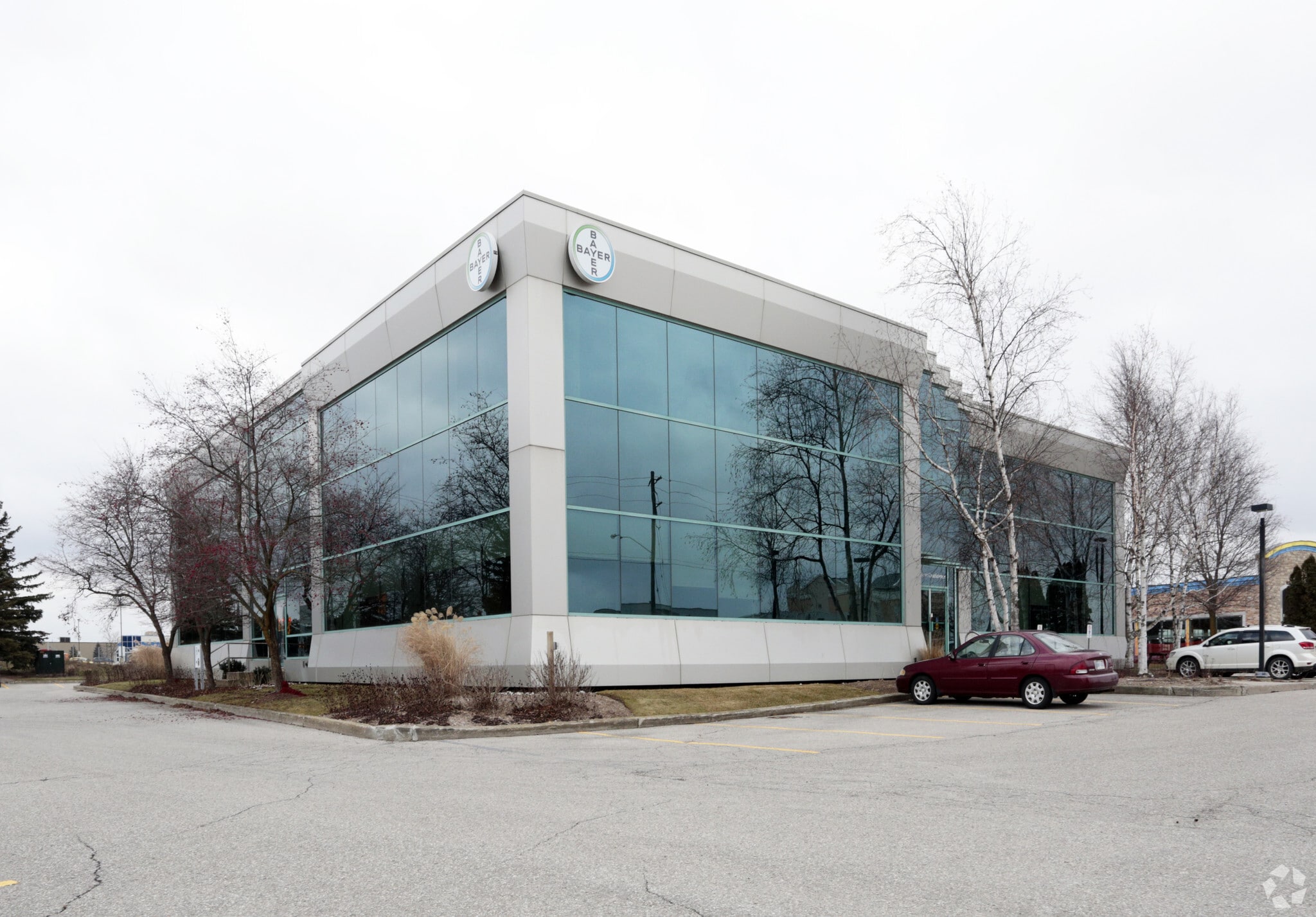 679 Southgate Dr, Guelph, ON for lease Primary Photo- Image 1 of 3