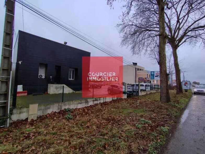 185 Route Nationale 10, Coignières à louer - Photo du bâtiment - Image 3 de 9