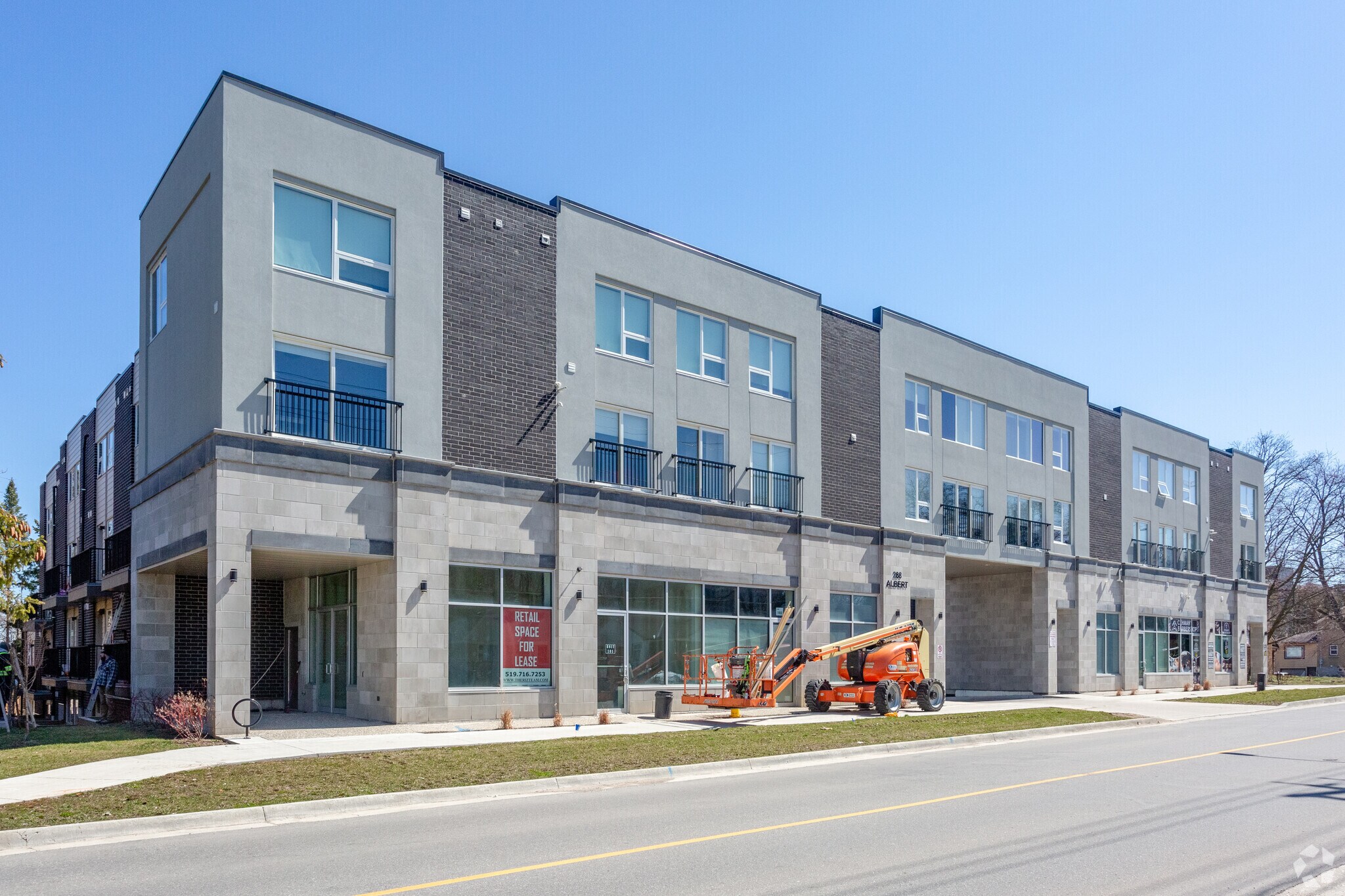 288 Albert St, Waterloo, ON for sale Primary Photo- Image 1 of 1