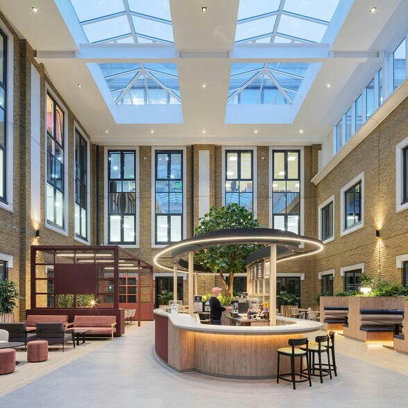 1 Arlington Sq, Bracknell à louer - Photo du bâtiment - Image 2 de 11