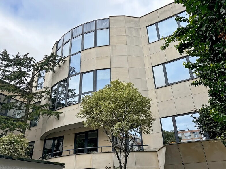 221 Boulevard Jean Jaurès, Boulogne-Billancourt à vendre - Photo du bâtiment - Image 2 de 12