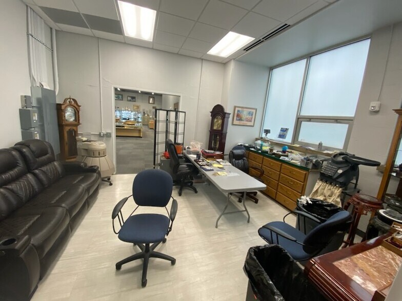 533 E Walnut St, Green Bay, WI à louer - Photo du bâtiment - Image 3 de 27