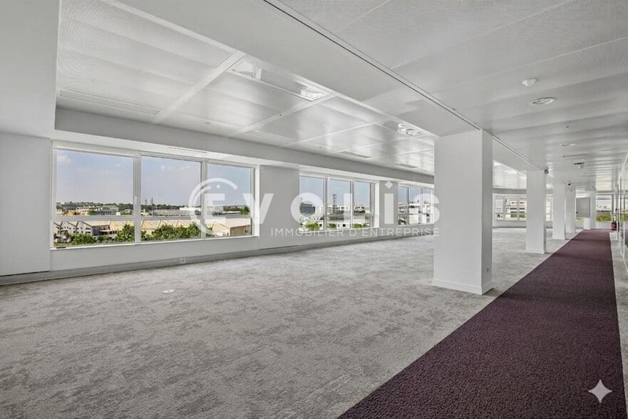 21 Rue François Jacob, Rueil-Malmaison for lease - Building Photo - Image 1 of 20