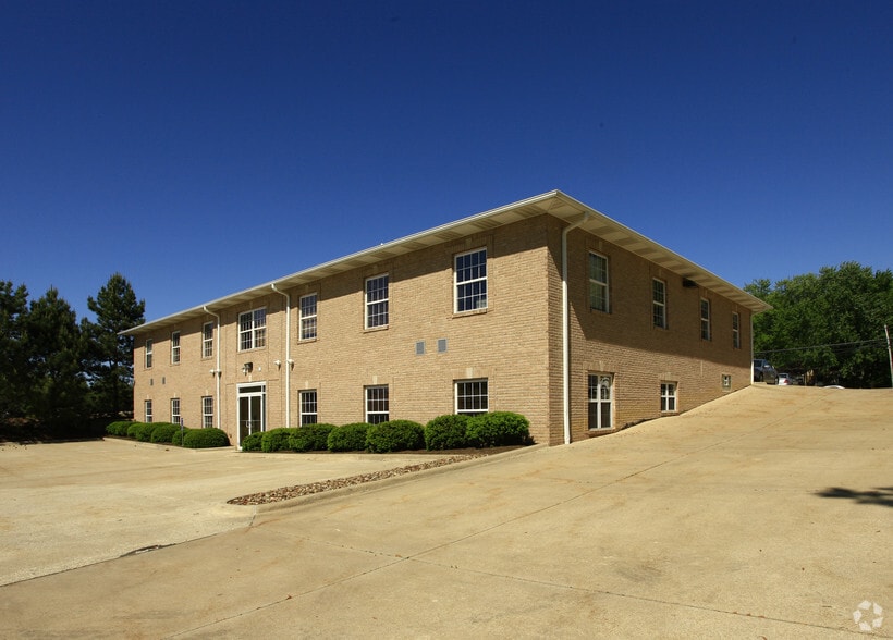 18400 Pearl Rd, Strongsville, OH for lease - Building Photo - Image 3 of 13