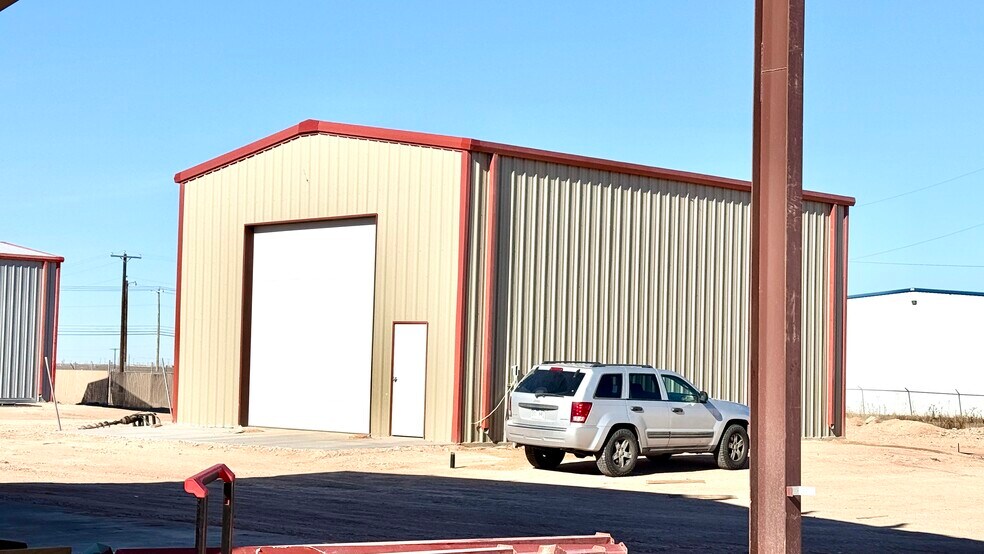 1714 N FM 1788, Midland, TX à louer - Photo du bâtiment - Image 3 de 7