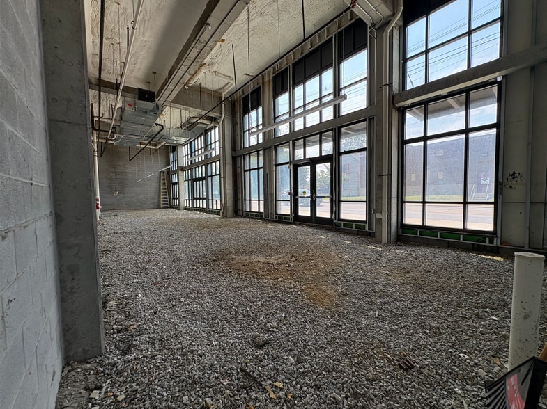 300 E 5th Ave, Columbus, OH for lease - Building Photo - Image 2 of 4