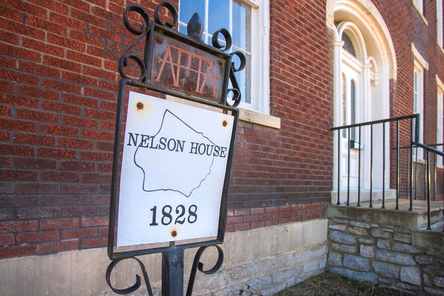 706 N Main St, Columbia, TN à vendre - Photo du bâtiment - Image 3 de 47