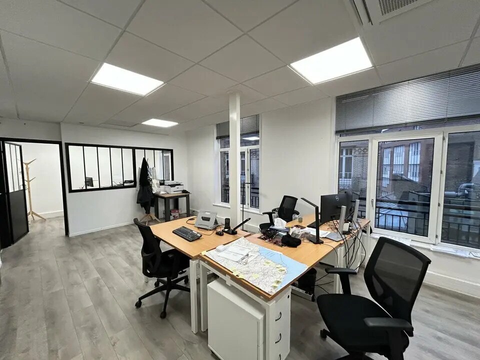 Office in Lille for lease Interior Photo- Image 1 of 6