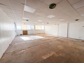 65-35 Queens Blvd, Woodside, NY à louer Photo intérieure- Image 2 de 6