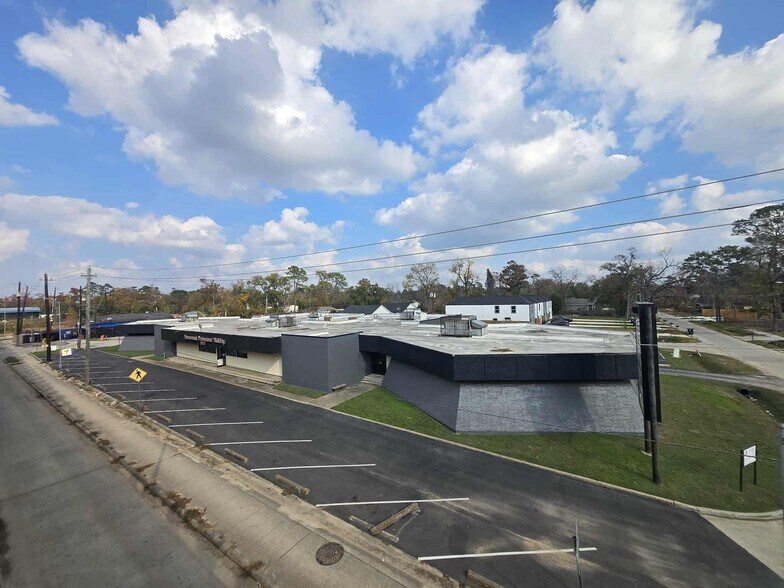 8300 Homestead Rd, Houston, TX à louer - Photo du bâtiment - Image 3 de 48