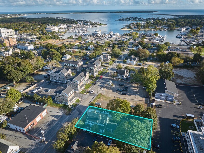 35 Pleasant St, Hyannis, MA à vendre - Photo du bâtiment - Image 2 de 4