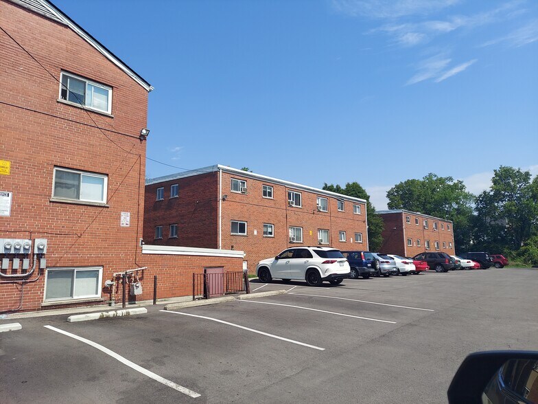 8400-8414 Anthony Wayne Ave, Cincinnati, OH for sale - Building Photo - Image 2 of 27