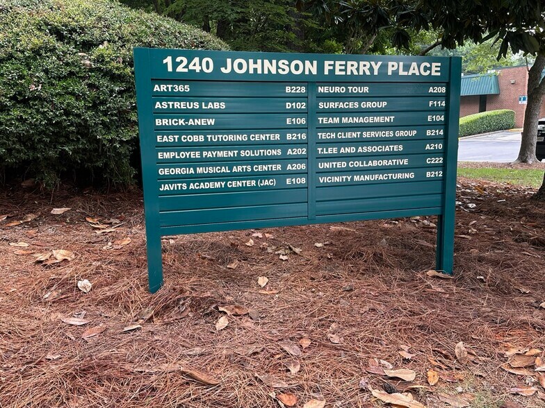 1240 Johnson Ferry Pl, Marietta, GA à louer - Autre - Image 2 de 2