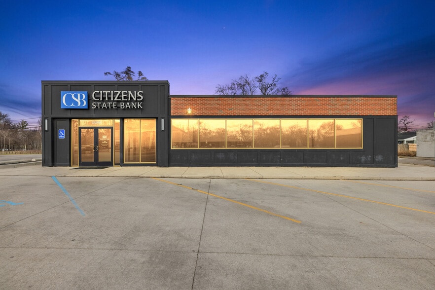 32500 N Woodward Ave, Royal Oak, MI for sale - Primary Photo - Image 1 of 17