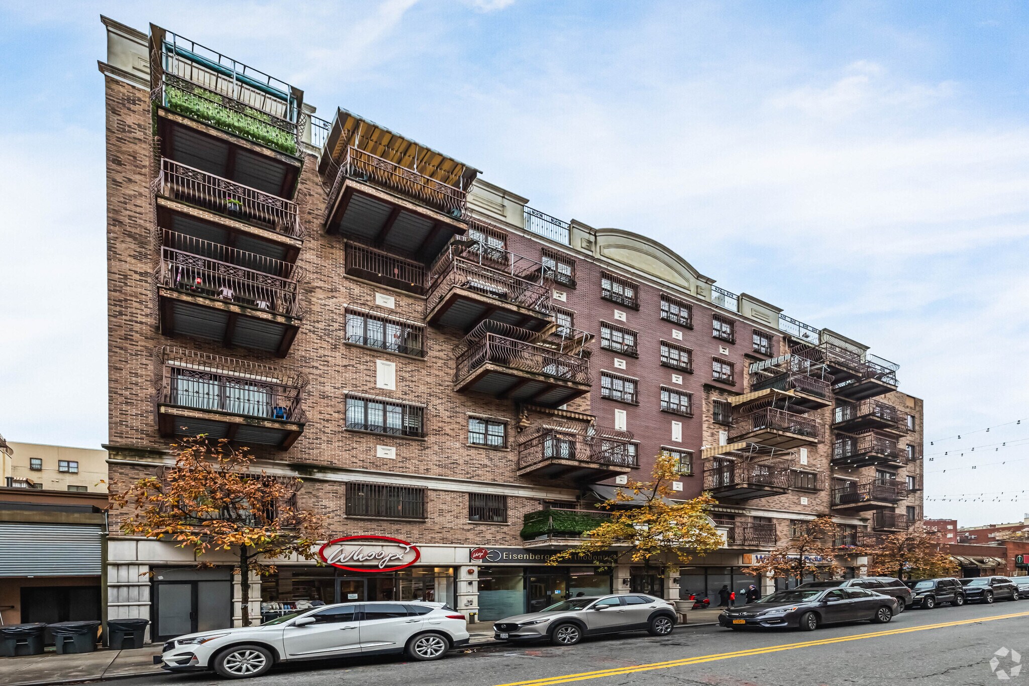 210 Wallabout St, Brooklyn, NY for lease Primary Photo- Image 1 of 9