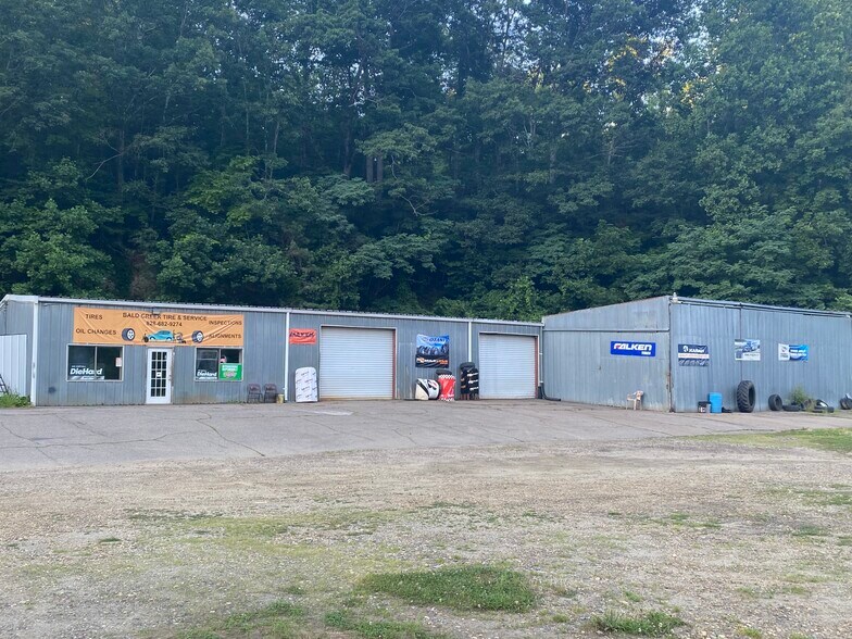 23 Lana Ln, Burnsville, NC for sale - Building Photo - Image 1 of 16