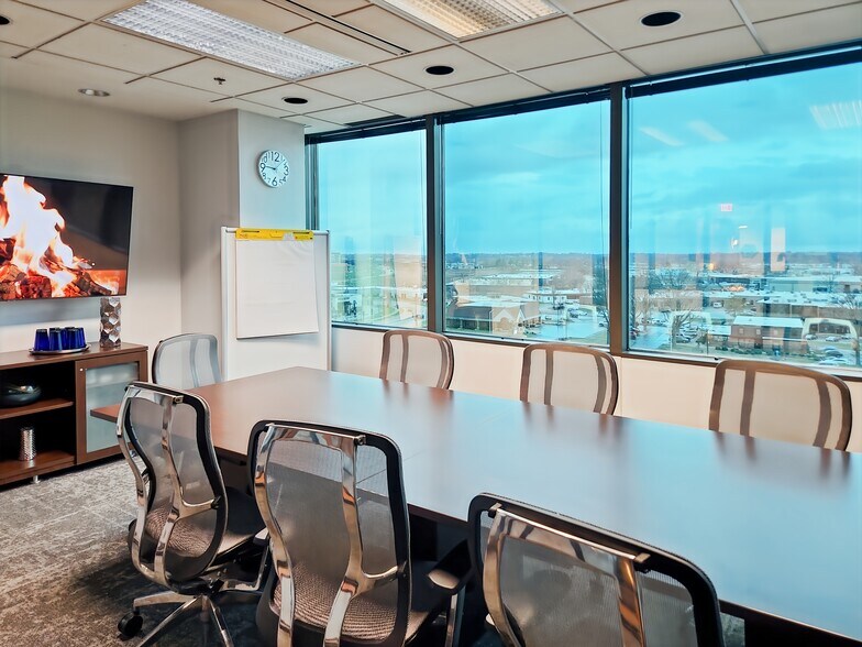 111 Westport Plaza Dr, Saint Louis, MO à louer - Photo du bâtiment - Image 2 de 21