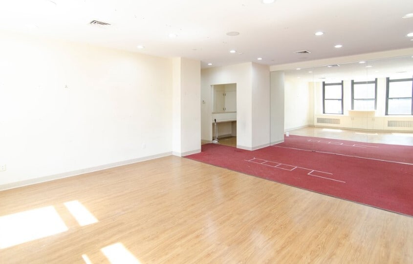 381 Park Ave S, New York, NY for lease Interior Photo- Image 1 of 2