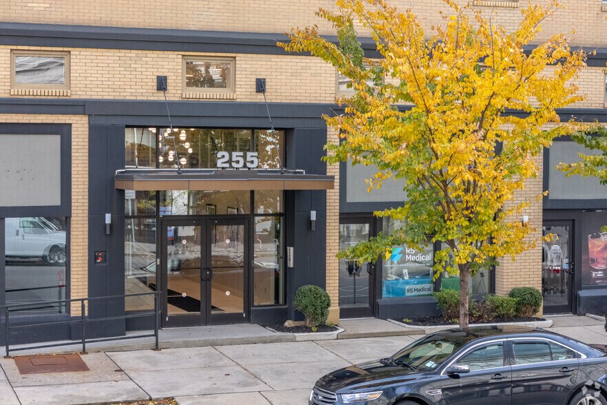 255 Delaware Ave, Buffalo, NY à louer - Photo du bâtiment - Image 3 de 15