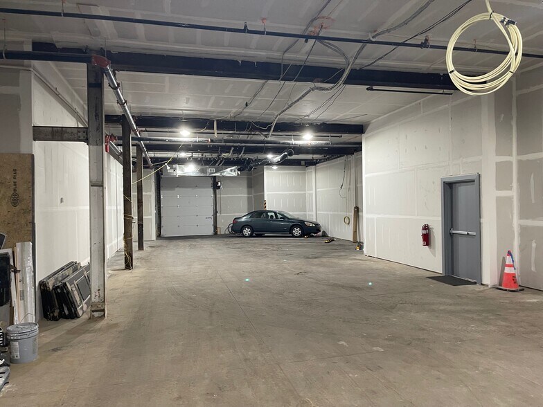 621-25 Reed St, Philadelphia, PA for lease - Interior Photo - Image 3 of 3