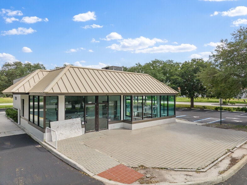 1919 94th Ct, Vero Beach, FL for sale - Building Photo - Image 1 of 9