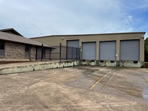 511 S 5th Ave, Mansfield, TX for lease Building Photo- Image 2 of 6