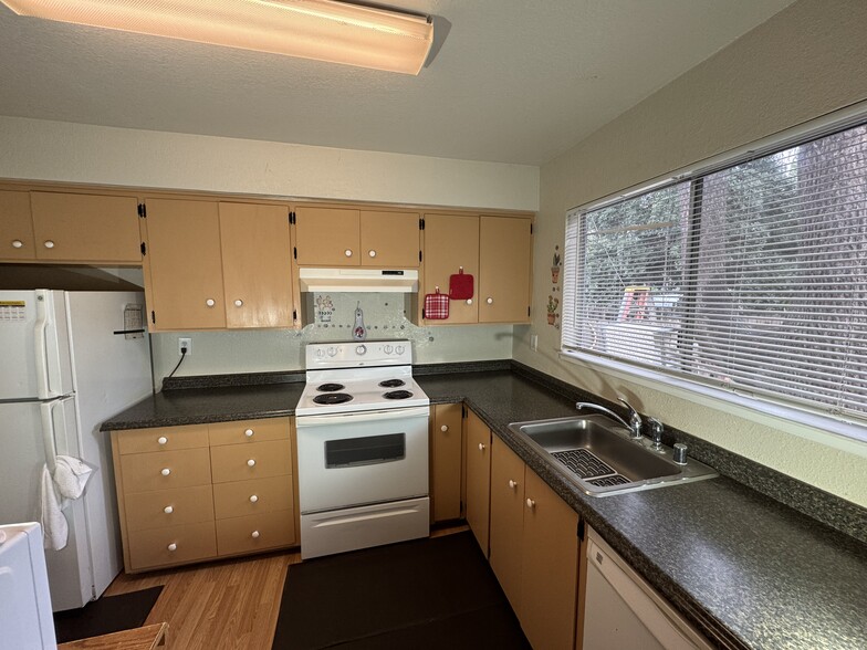 7530 Church St, Gilroy, CA à vendre - Photo du bâtiment - Image 2 de 17