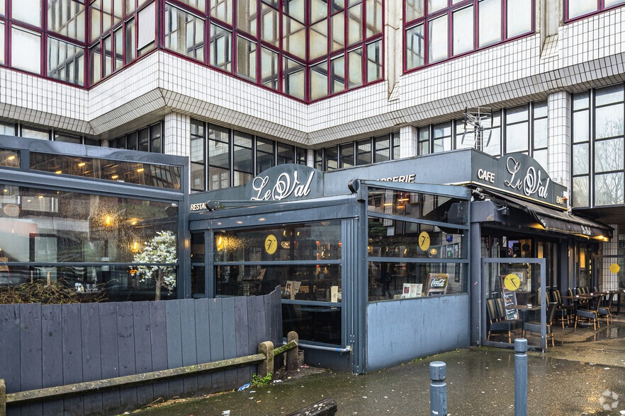 Office in Fontenay-sous-Bois for lease - Building Photo - Image 3 of 9