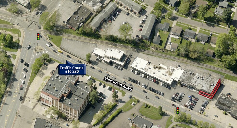 1660-1698 Merriman Rd, Akron, OH à louer - Photo du bâtiment - Image 3 de 3