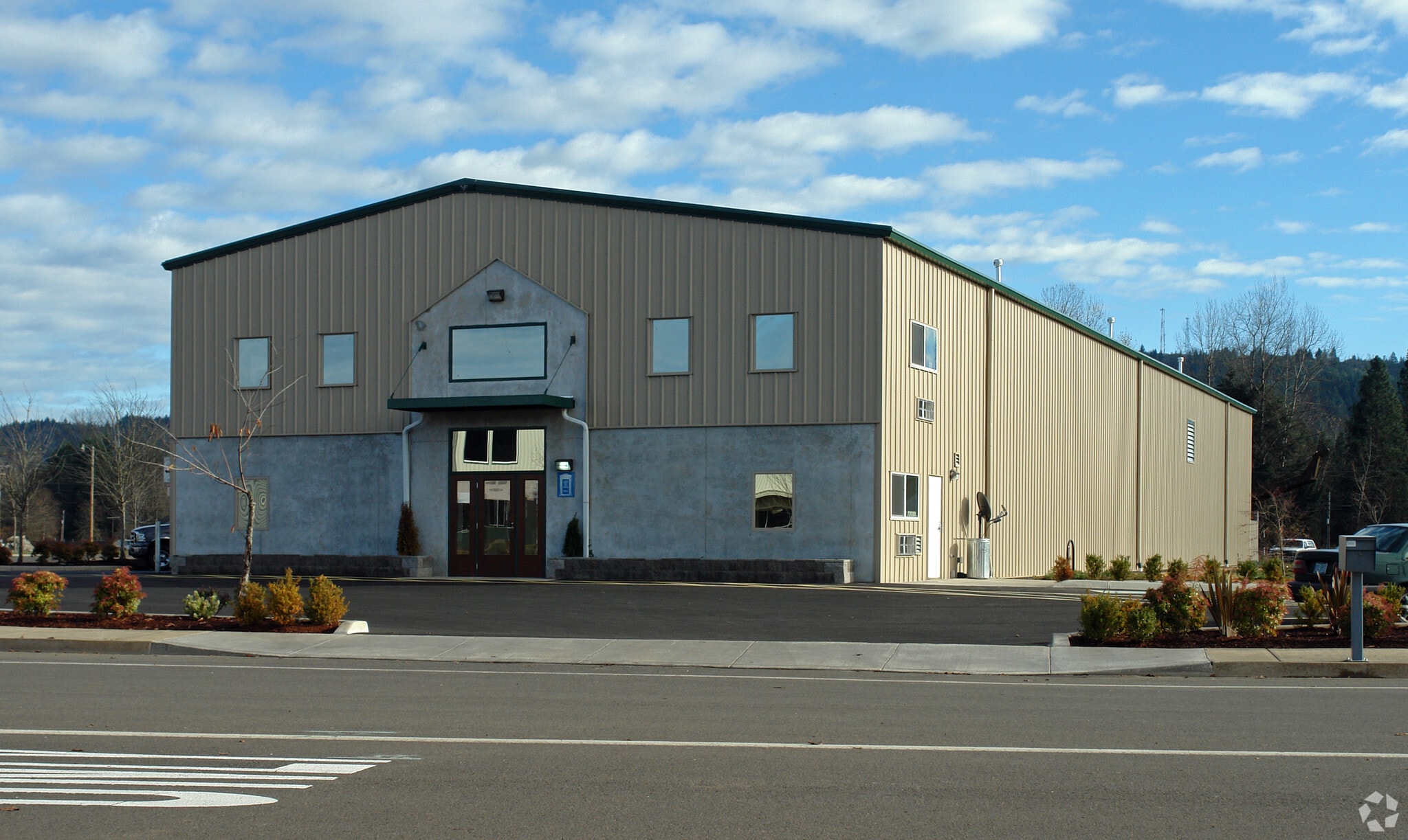 2100 S R St, Cottage Grove, OR for sale Primary Photo- Image 1 of 11