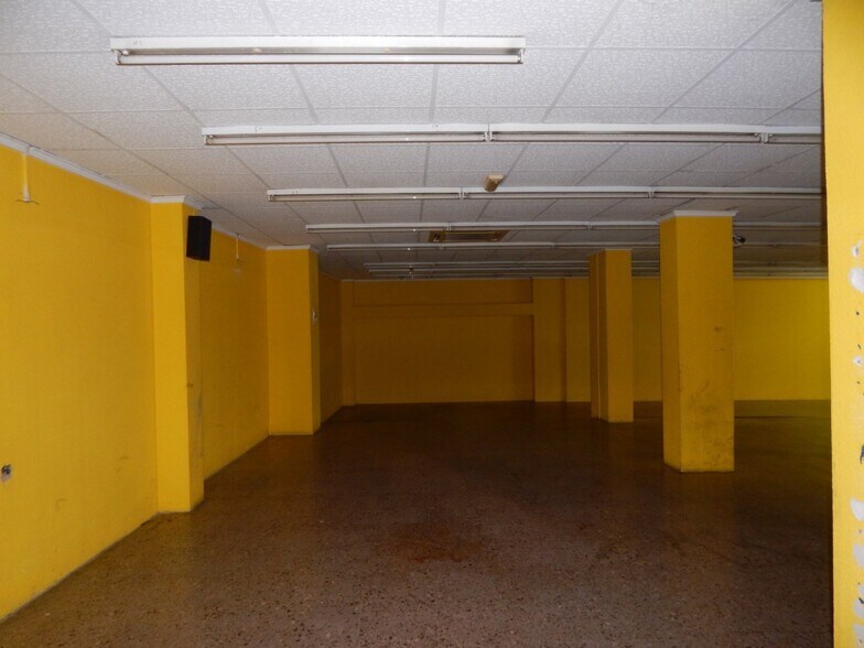 Commerce de détail dans Ontinyent, Valencia à vendre - Photo du bâtiment - Image 2 de 10