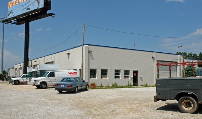 Plus de détails pour 15W740 Frontage Rd, Willowbrook, IL - Industriel à louer