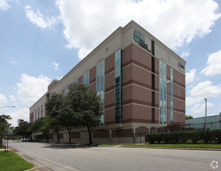 1917 Ashland St, Houston, TX for sale - Primary Photo - Image 1 of 1