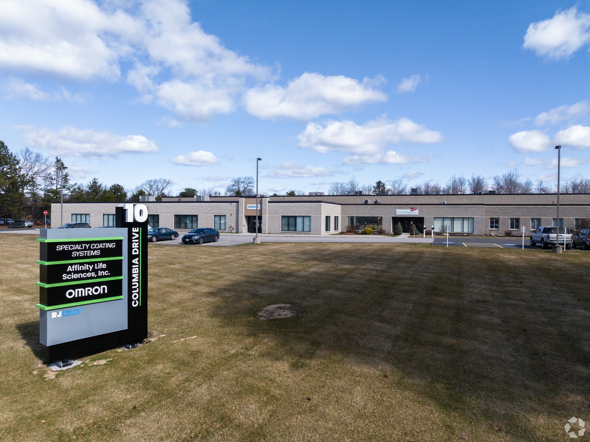 10 Columbia Dr, Amherst, NH for lease Primary Photo- Image 1 of 11