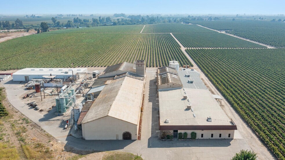 5806 N Modoc Ave, Kerman, CA à louer - Aérien - Image 1 de 8