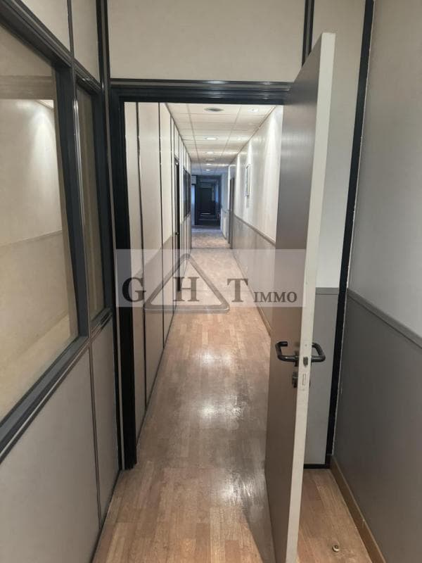 Office in Bobigny for lease Interior Photo- Image 1 of 5