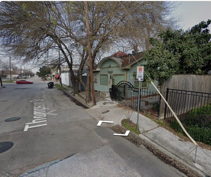 912 Thompson St, Houston, TX à louer - Photo du bâtiment - Image 2 de 5