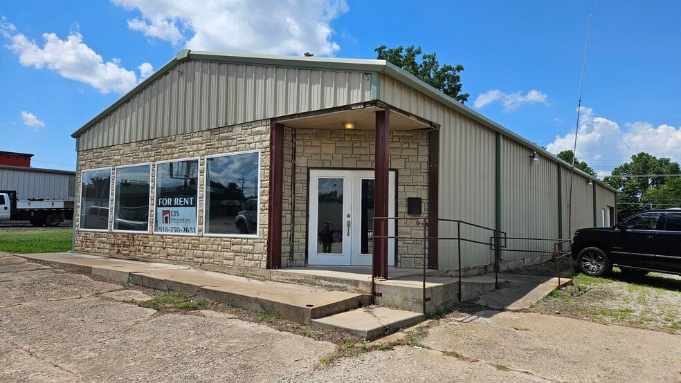 1122 E Main St, Cushing, OK à louer - Photo principale - Image 1 de 14