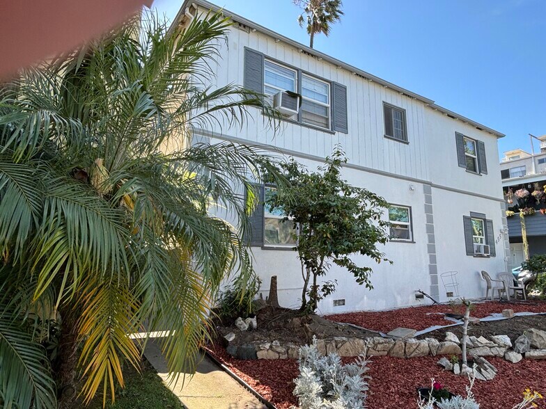 455 S Oakhurst Dr, Beverly Hills, CA à vendre - Photo du bâtiment - Image 3 de 19