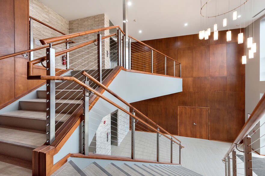 400 Attain St, Fuquay Varina, NC for lease - Lobby - Image 3 of 6