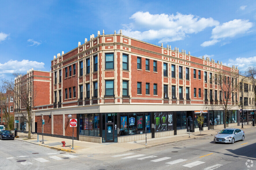 2731-2741 N Milwaukee Ave, Chicago, IL à louer - Photo principale - Image 1 de 2