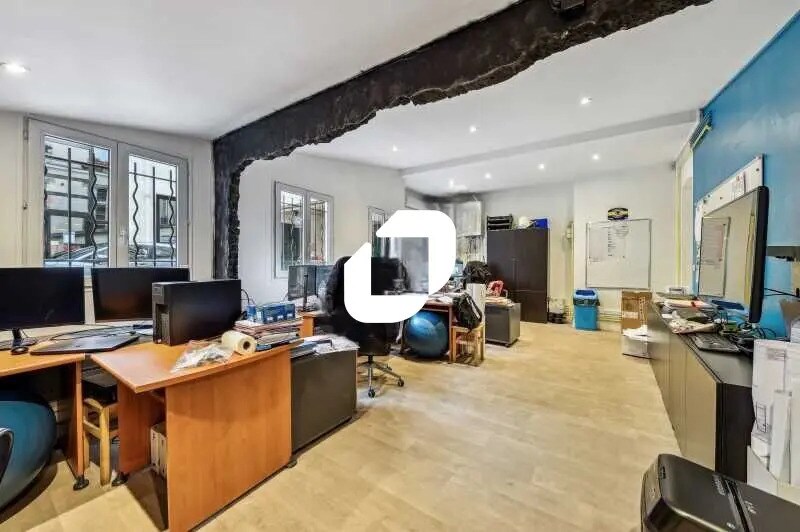 Office in Paris for sale - Building Photo - Image 2 of 12